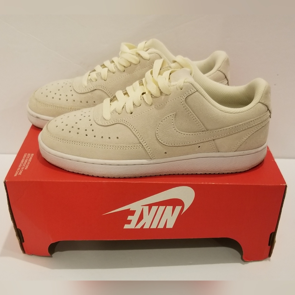 Nike Court Vision Low Women's Size 6.5 Coconut Milk White Sneaker Shoes